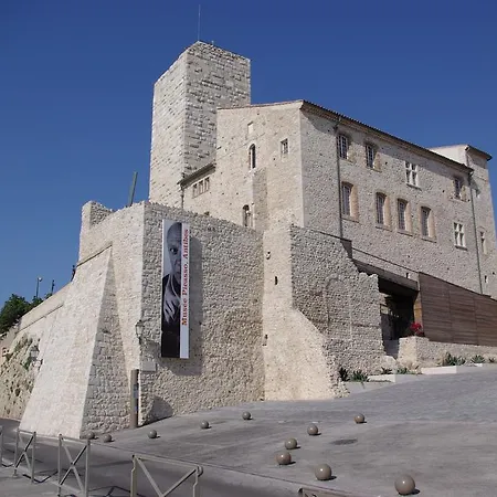 Maisonnette Médiévale By Icasamia * Antibes